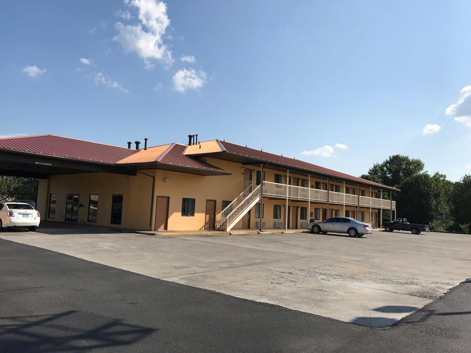 Motor Inns Of America Madisonville Exterior photo