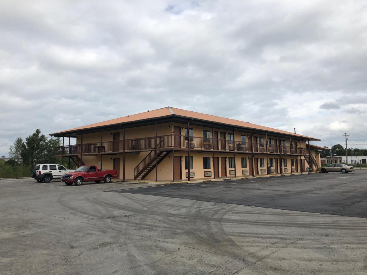 Motor Inns Of America Madisonville Exterior photo